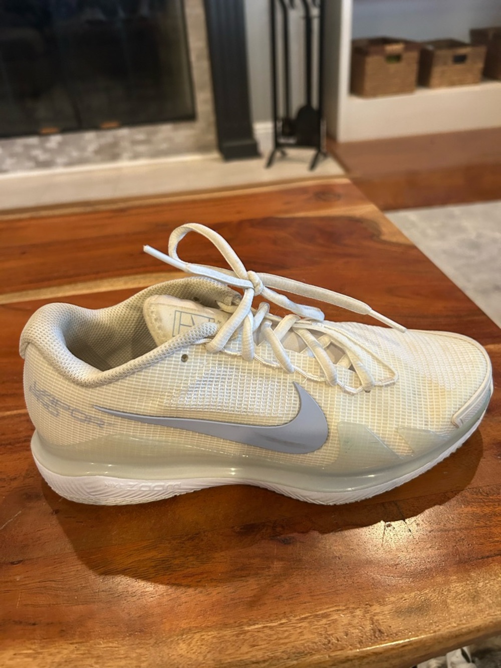 NikeCourt Air Zoom Vapor Cage 4 Women’s Tennis Shoes – White – Size 7